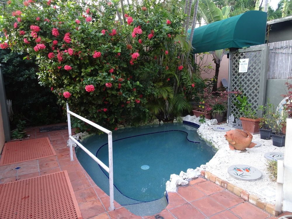 Suite Dreams Inn by the Beach - photo 26