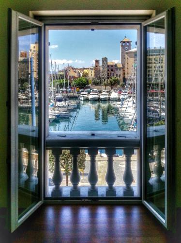 Vista sulla marina AC ascensore — 4-Star Luxury Hotel in Savona, Italy