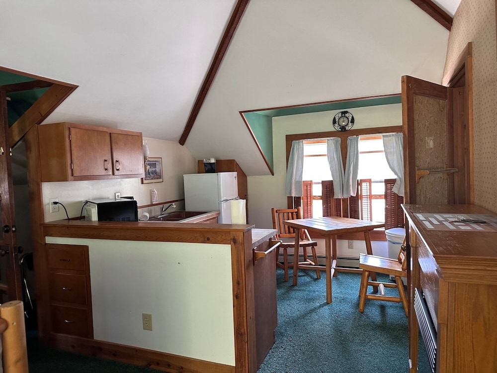 Maple Lane Empire - photo 13