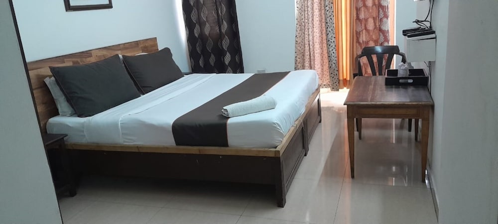Goroomgo Noida Royal Residency — Noida — photo 5
