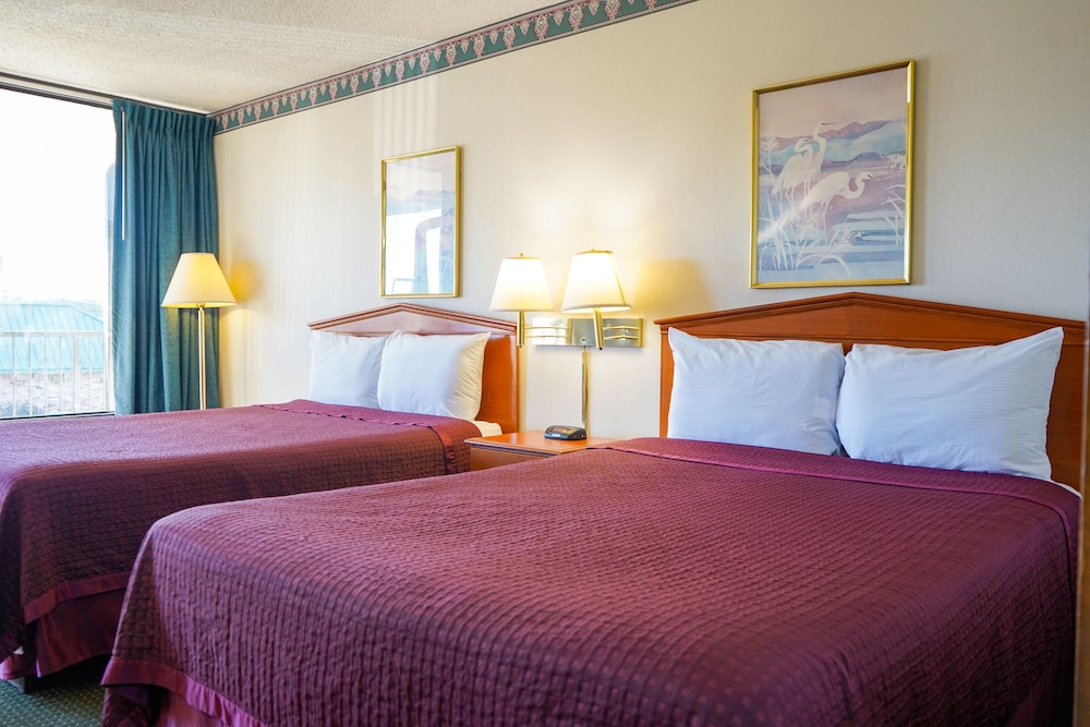 Sunset Inn Clarksville - photo 25