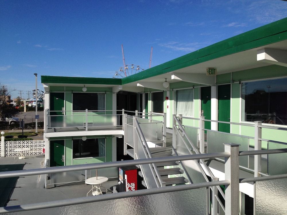 Beach Carousel Motel - featured photo