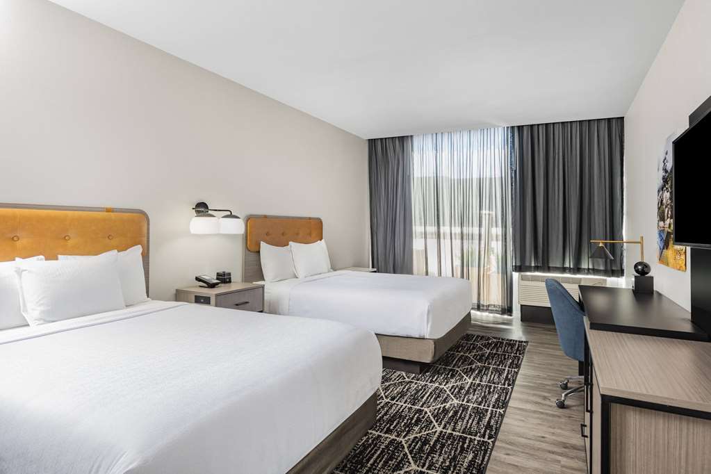 La Quinta Inn & Suites by Wyndham Yucaipa - photo 9