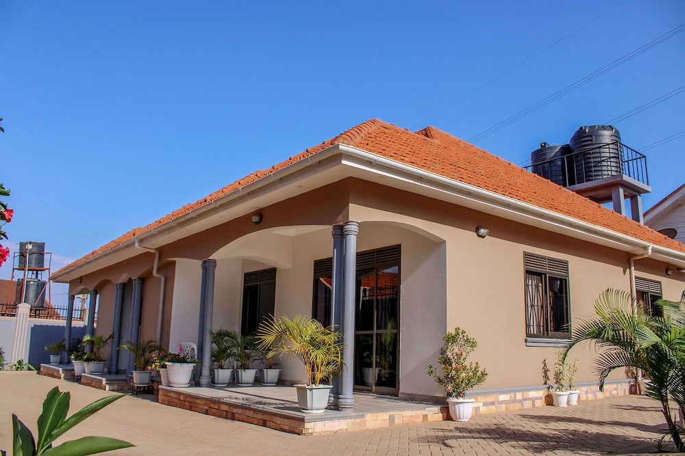 Grafo Centre - carbon neutral hotel in Kampala