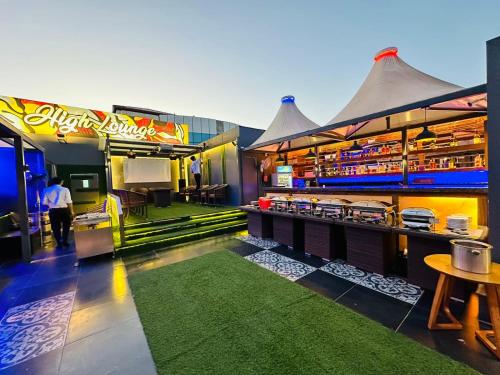 Hotel Trenor in Basi, India