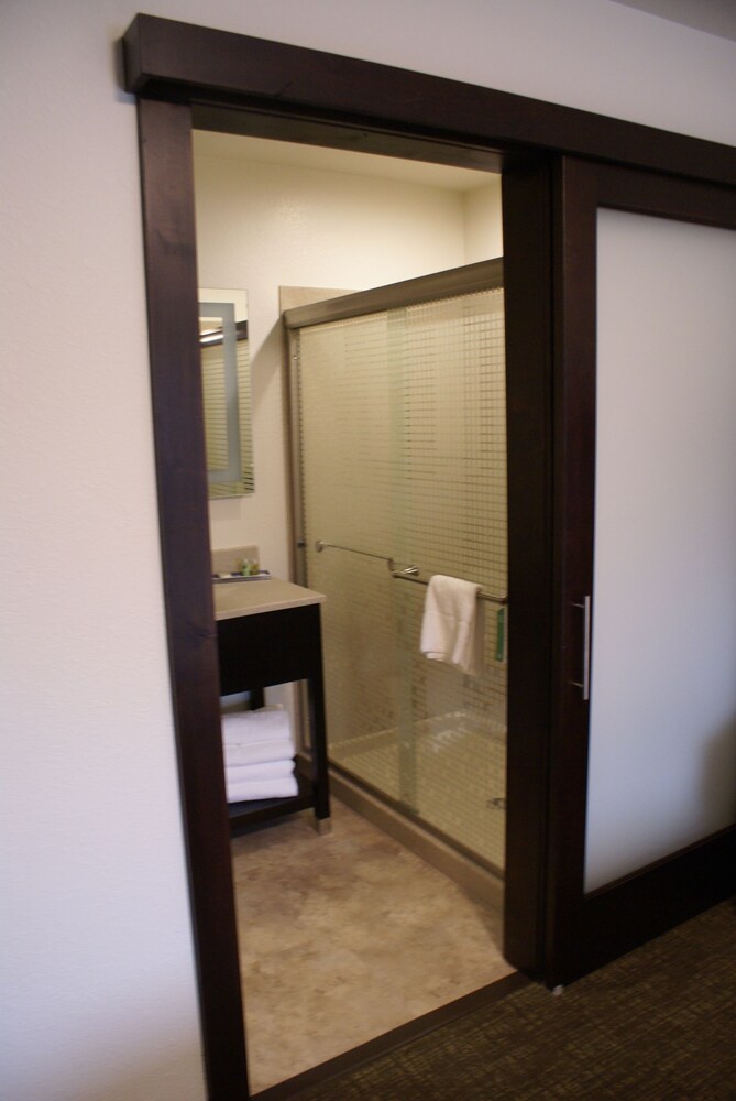 Boarders Inn & Suites by Cobblestone Hotels Syracuse - photo 24