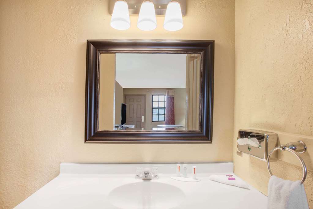 Knights Inn Wildersville - photo 8
