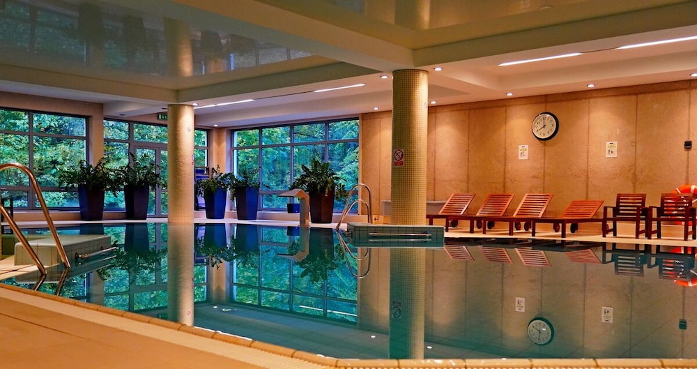 Hotel Dwór Elizy blisko Sky Bridge in Bystrzyca Klodzka, Poland