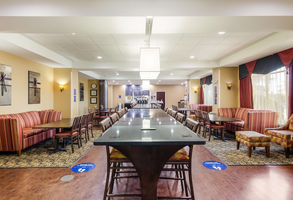 Hampton Inn Galax - photo 33