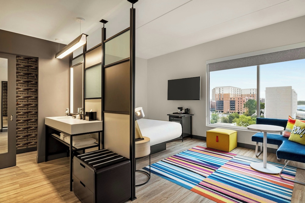 Aloft Wilmington at Coastline Center - photo 9