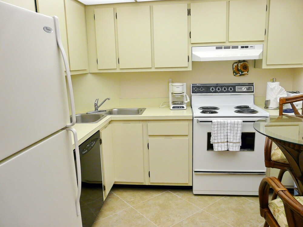 South Seas Tower 4 1510 - photo 7