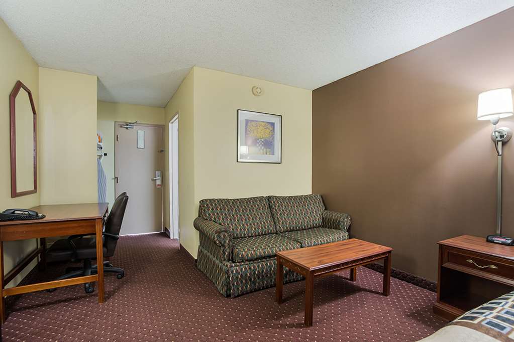 Americas Best Value Inn Tulsa at I 44 - photo 16