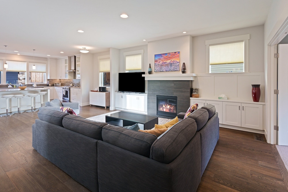 Hillside Haven — 4-Star Luxury Hotel in Bend, United States