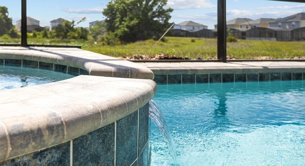 Lake View Solara Resort 6 Bed private Pool 6 Bedroom Home - photo 34