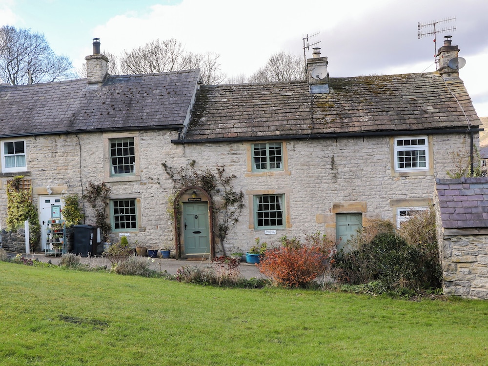 Buttercup Cottage — 4-Star Luxury Hotel in Hope Valley, United Kingdom