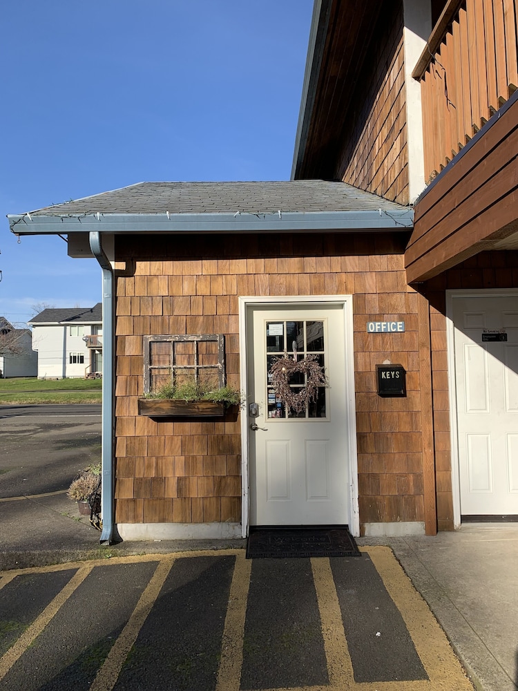 South Jetty Inn - photo 161