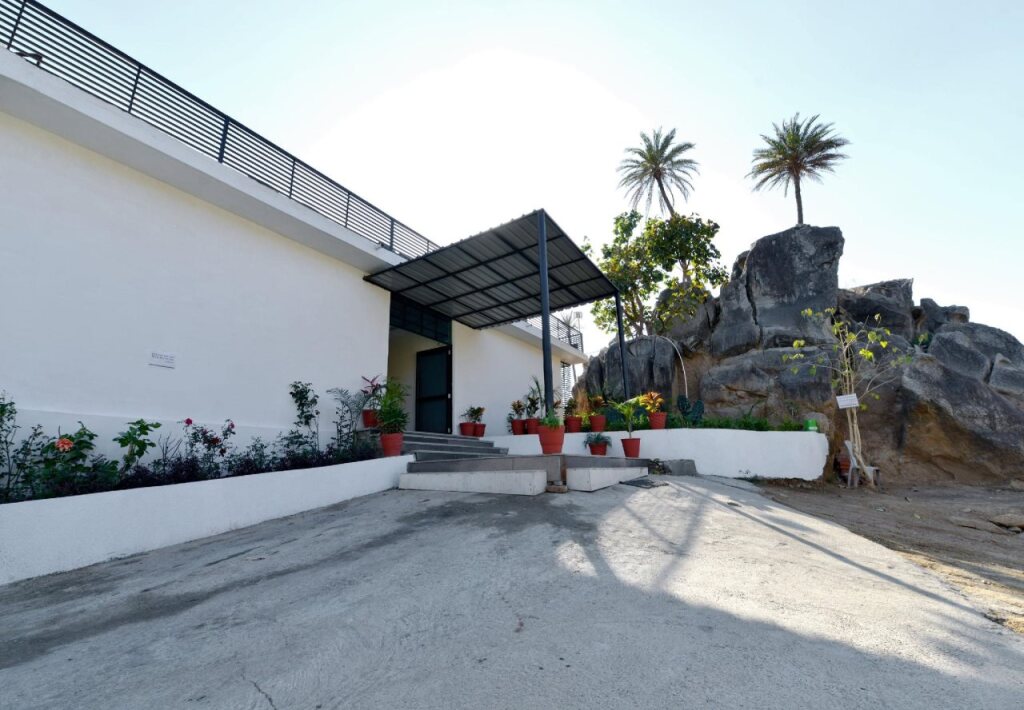 Oyo 6557 Hotel Kaka Inn in Abu, India