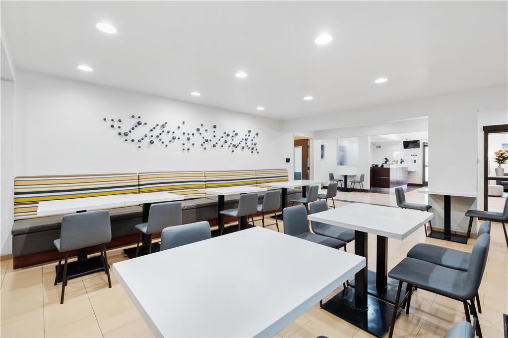 Best Western San Diego Miramar Hotel - photo 8