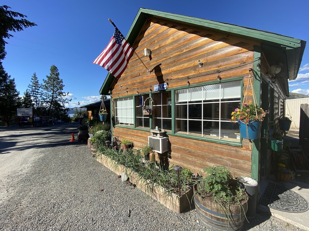 Columbia Point Resort - photo 43