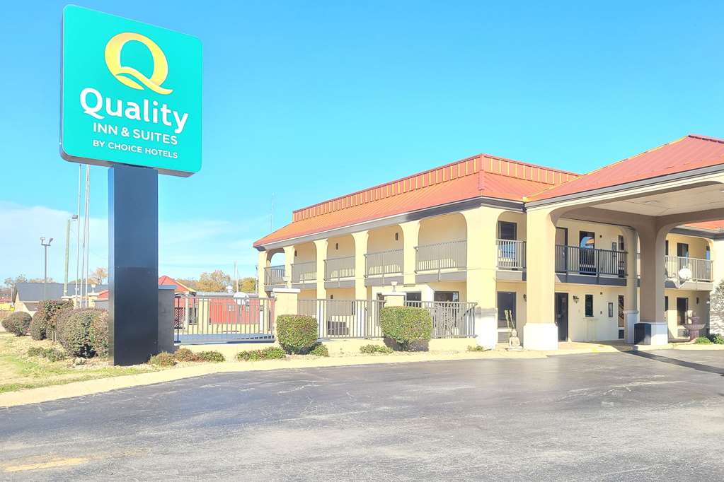Quality Inn & Suites - photo 2