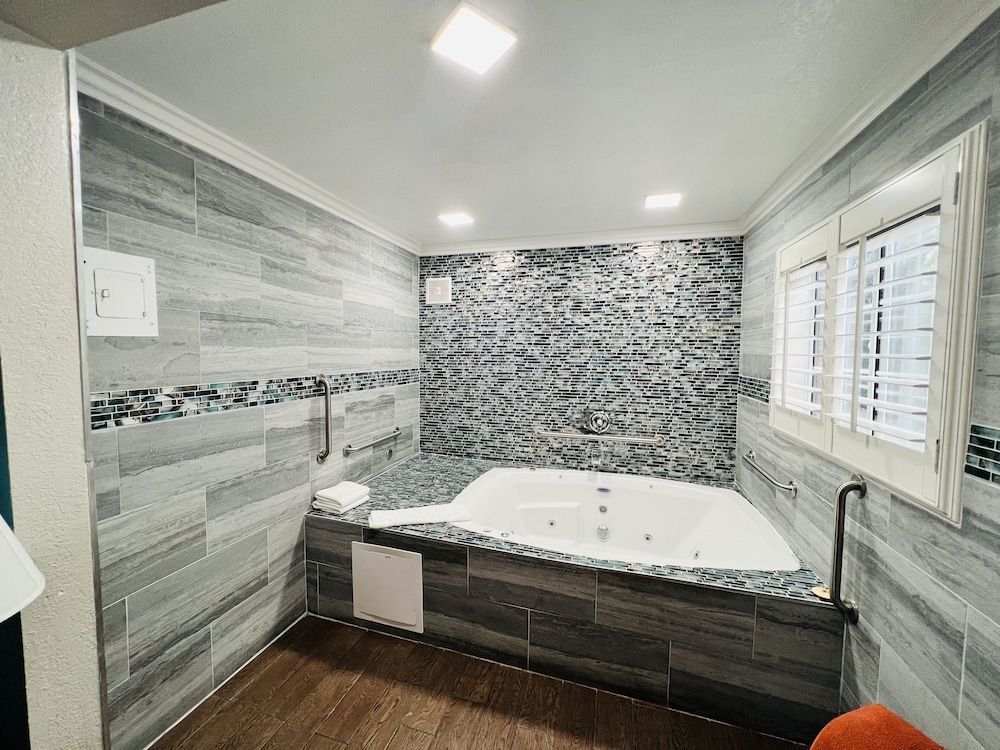 Casa Blanca Hotel and Suites Orange - photo 36