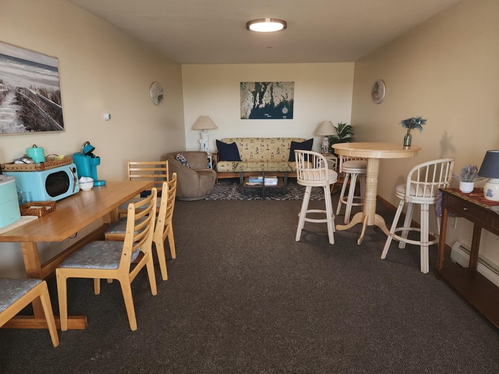 The Anchor Motel - photo 24