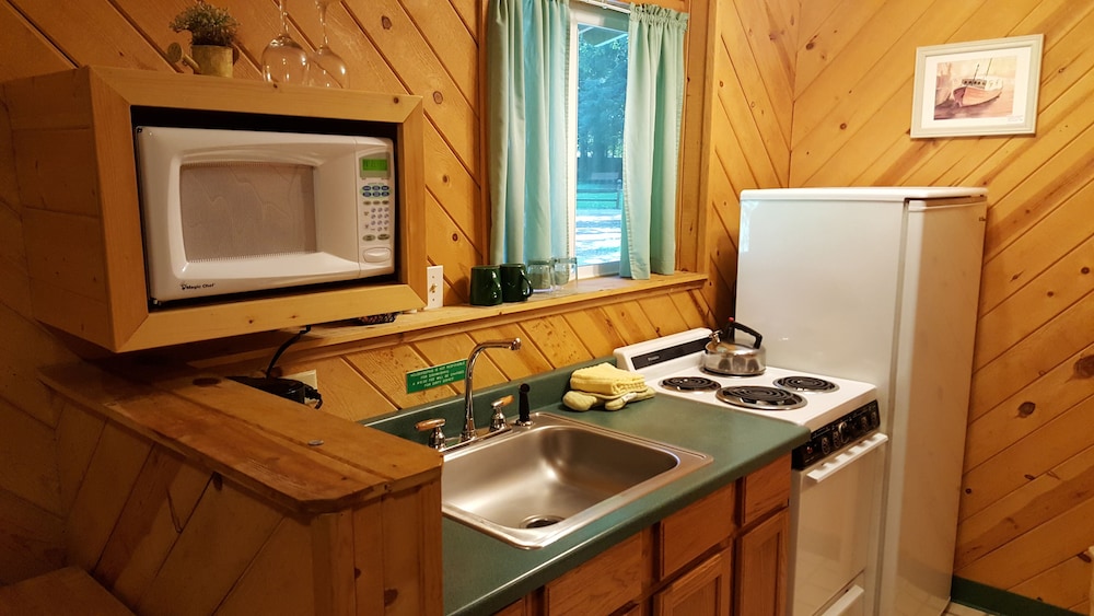 Emerald Forest Cabins - photo 49