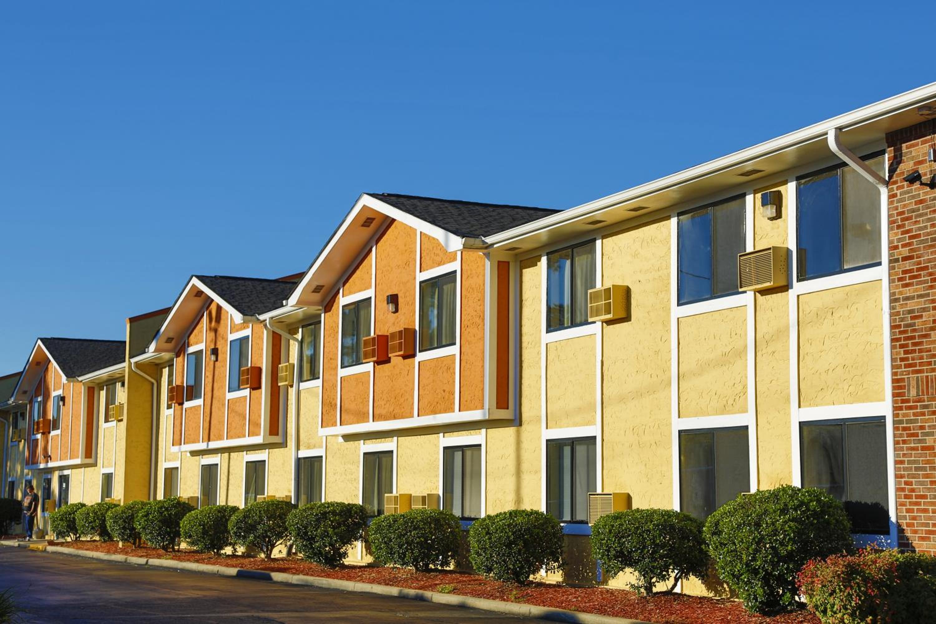 Super 8 by Wyndham Charlotte University - photo 6