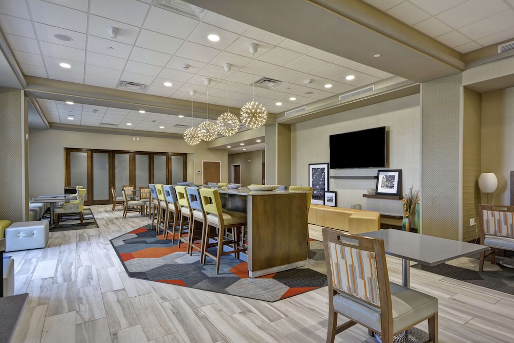 Hampton Inn Blue Ash Cincinnati - photo 5