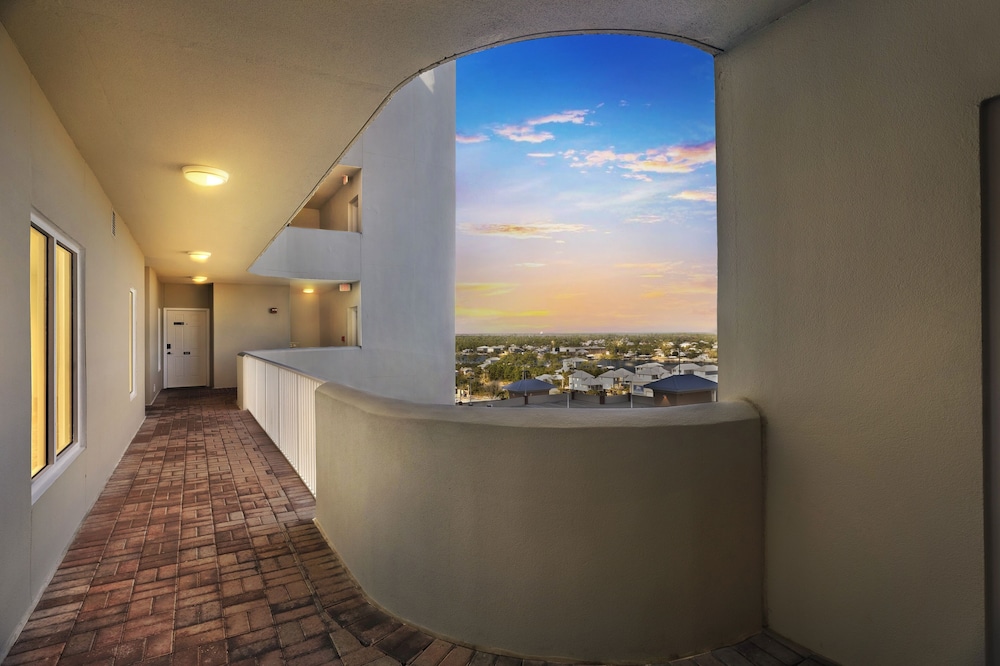 Stunning Oceanfront Condo with Resort Amenities condo - photo 27