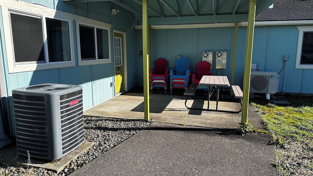 The Coastal Inn and Suites - photo 121