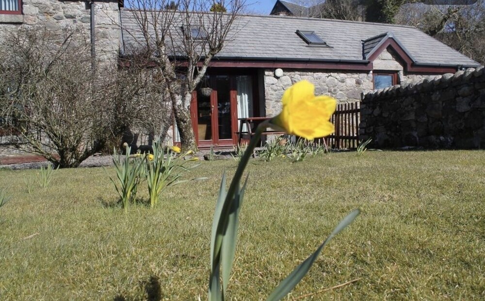 Achaleven Byre - carbon neutral hotel in Oban