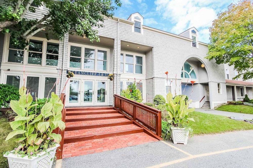 Oceancliff Resort I & II - photo 10