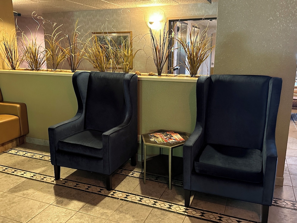 Sojourn Suites Portland Airport - photo 2