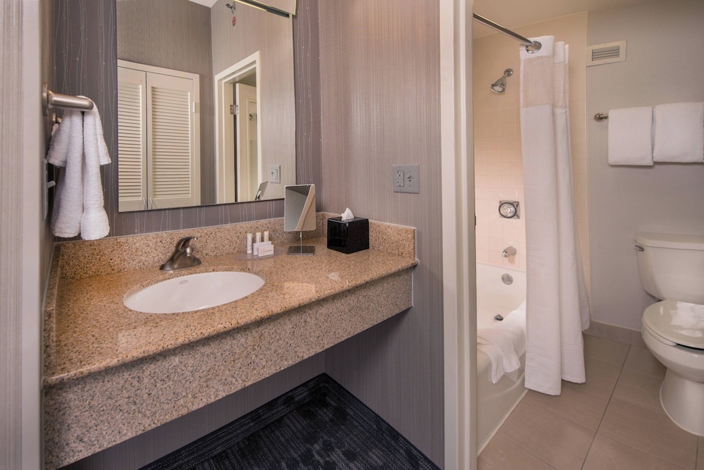 Courtyard by Marriott Washington Dulles Airport Chantilly - photo 12
