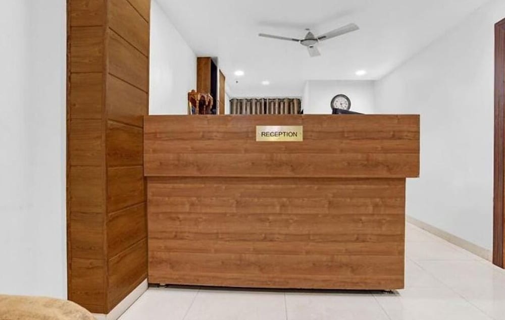 Hotel Silvotel Stays - last minute hotel in Indore