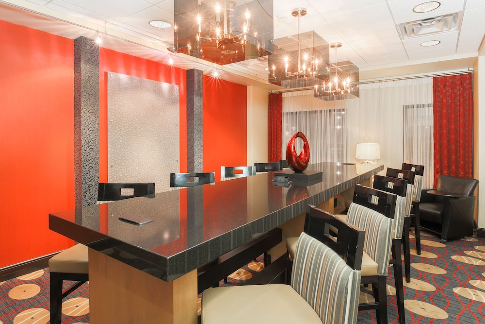 Hampton Inn Champaign Urbana - photo 3