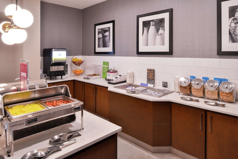Hampton Inn & Suites Legacy Park Frisco - photo 50