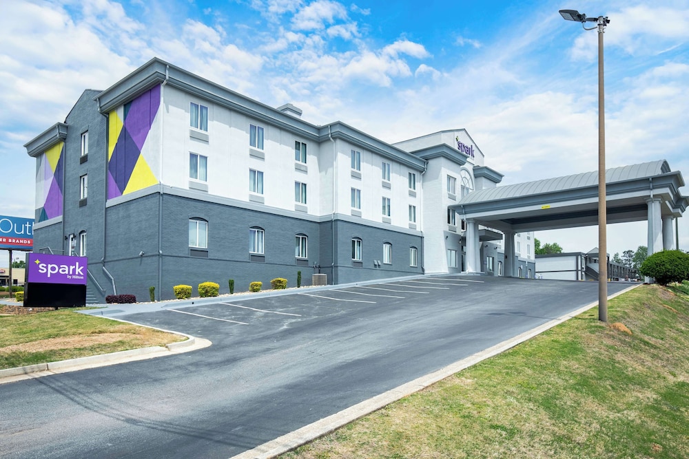 Spark by Hilton Commerce GA - carbon neutral hotel in Commerce