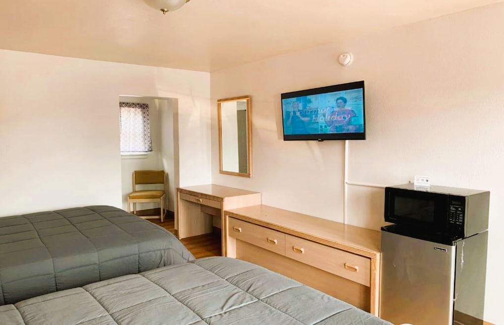 Royal Gateway Motel By OYO - photo 32