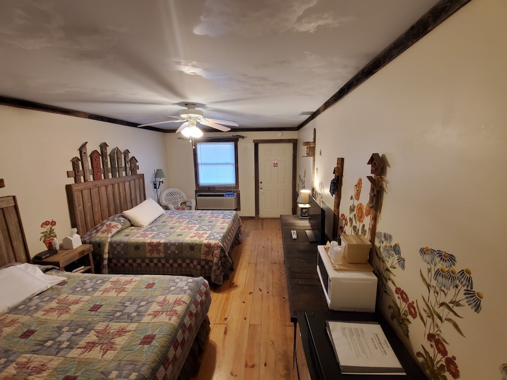 Jamesport Inn - photo 23