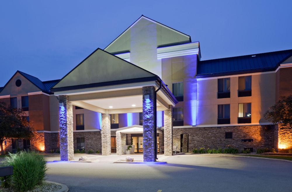Holiday Inn Express Cedar Rapids By Ihg — Cedar Rapids