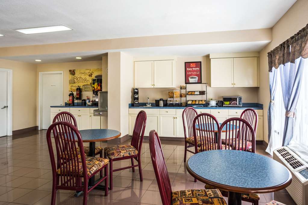 Econo Lodge Picayune - photo 23