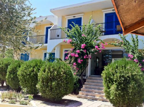 Castellania Hotel Apartments in Livadeia, Greece