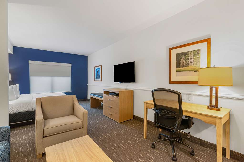Best Western Plus Westgate Inn & Suites - photo 15