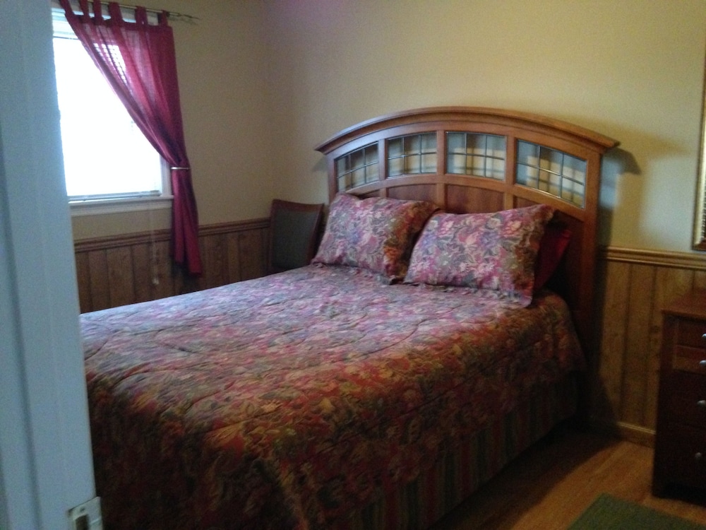 Phillips Historic Motel & Cottages - photo 14