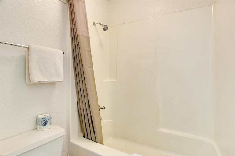 Motel6 Fayetteville AR - photo 23