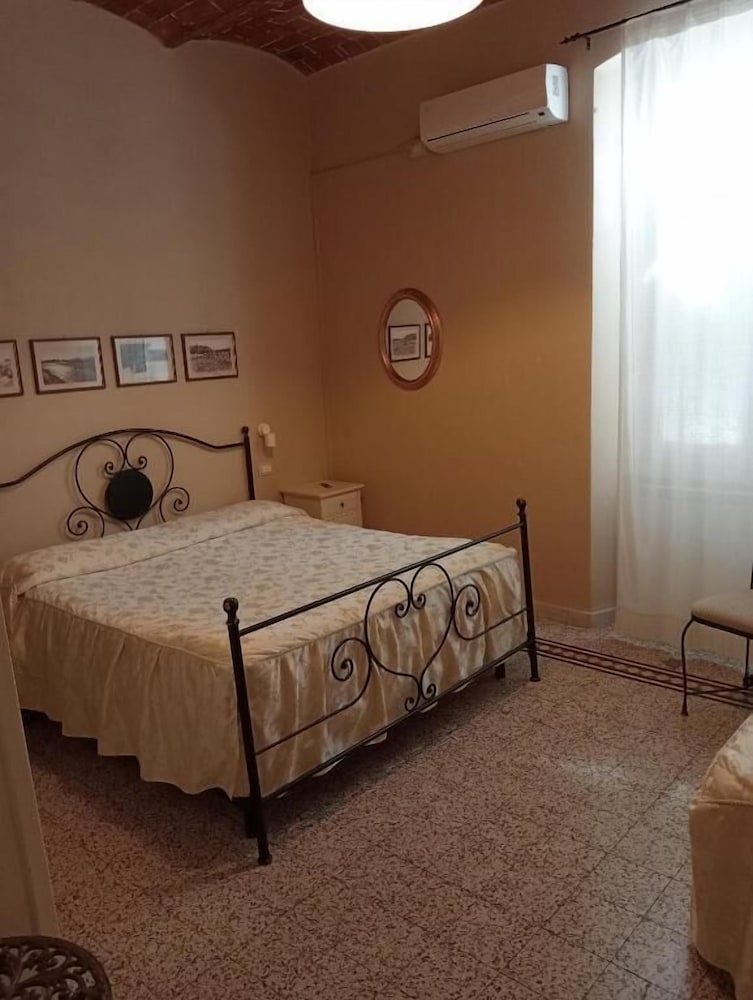 Buonanotte Rooms in Lucca, Italy