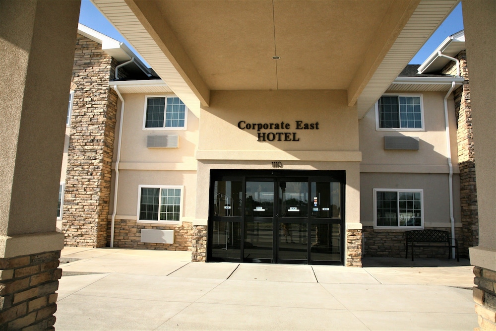 Corporate East Hotel - photo 33
