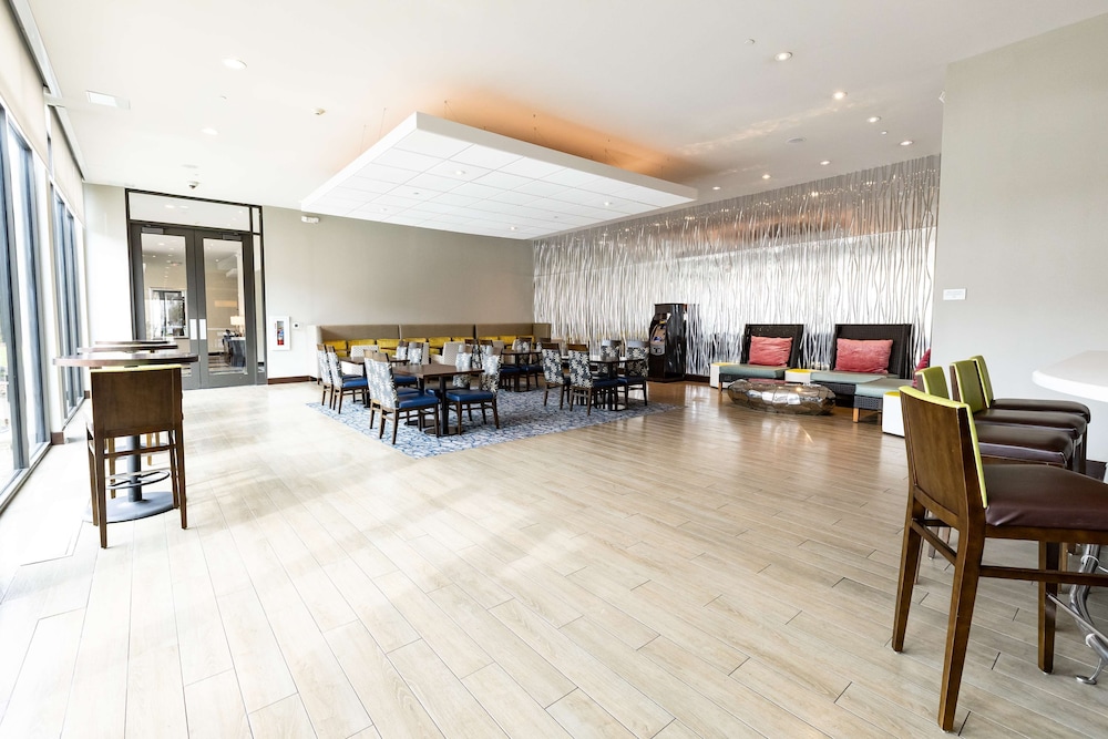 Hilton Garden Inn Austin Airport - photo 30
